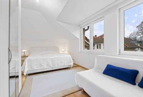 Schlafzimmer DG