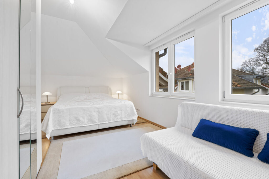 Schlafzimmer DG