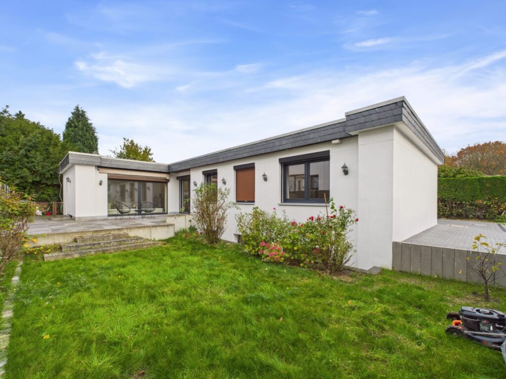 CAM03687G0-PR0275-STILL009