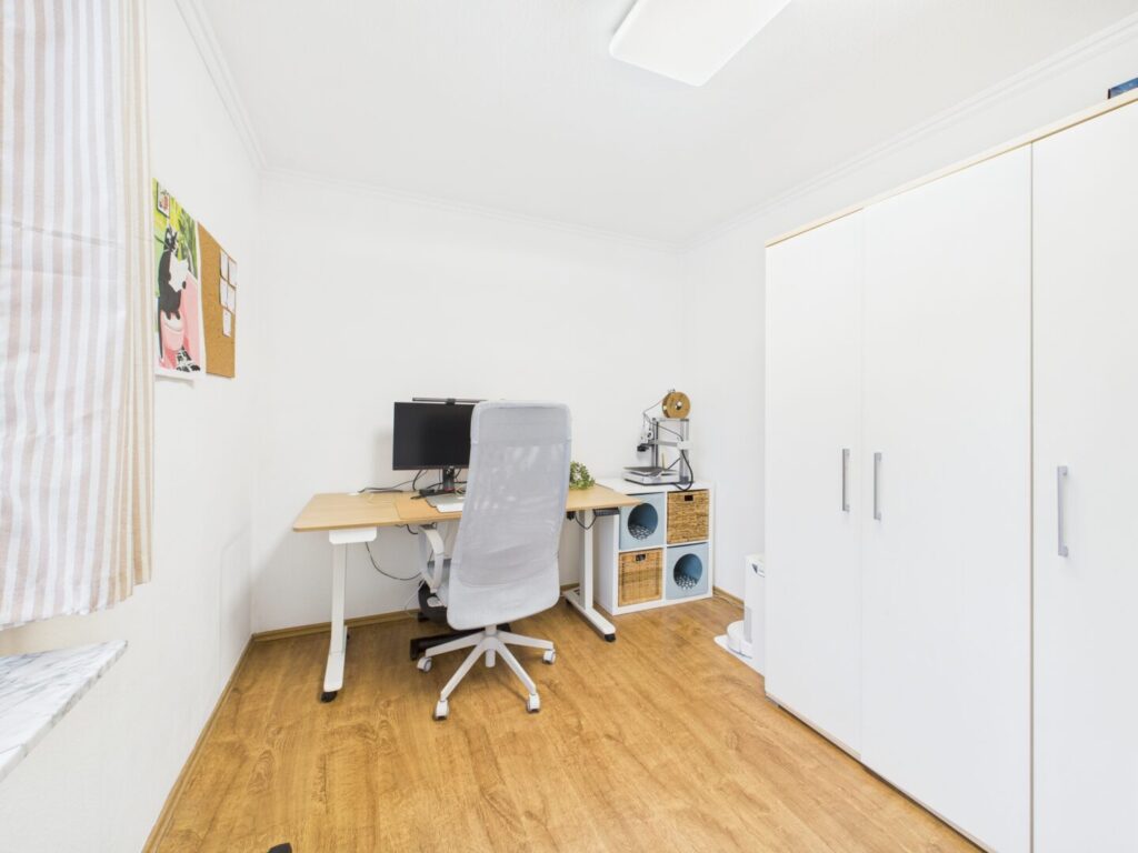Büro,- oder Kinderzimmer