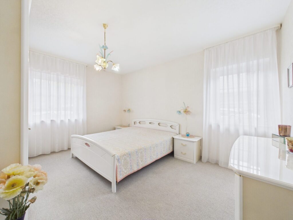 Schlafzimmer EG